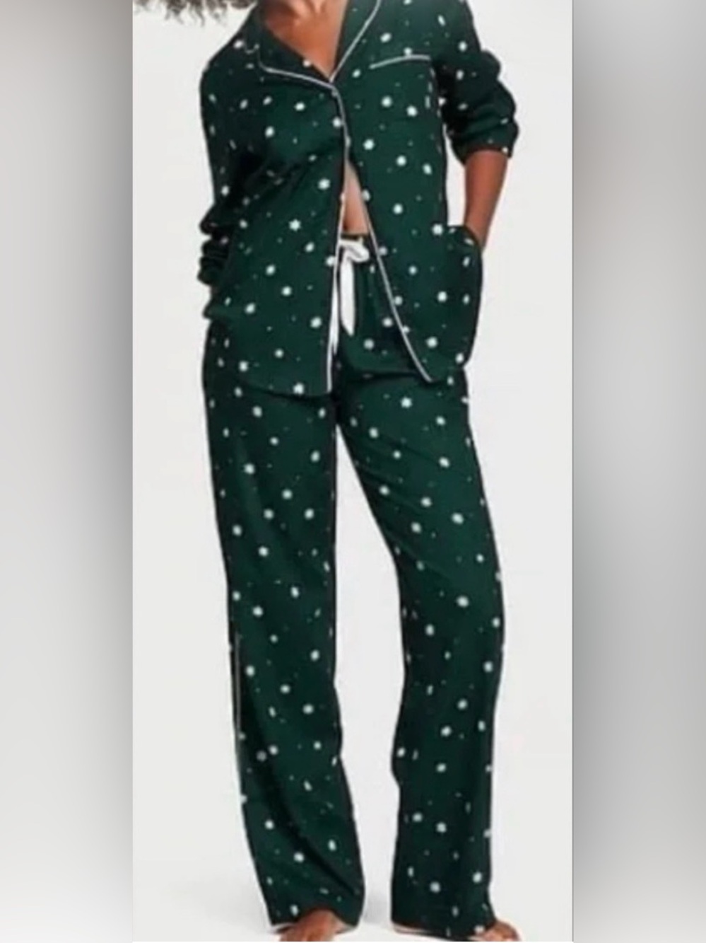 Victoria's Secret women's pajama set 2pc dark green lite flannel with snowflake.